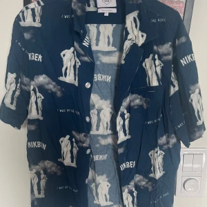 Kortärmad skjorta - Kortärmad skjorta från nikben. Stl L. Mycket bra skick