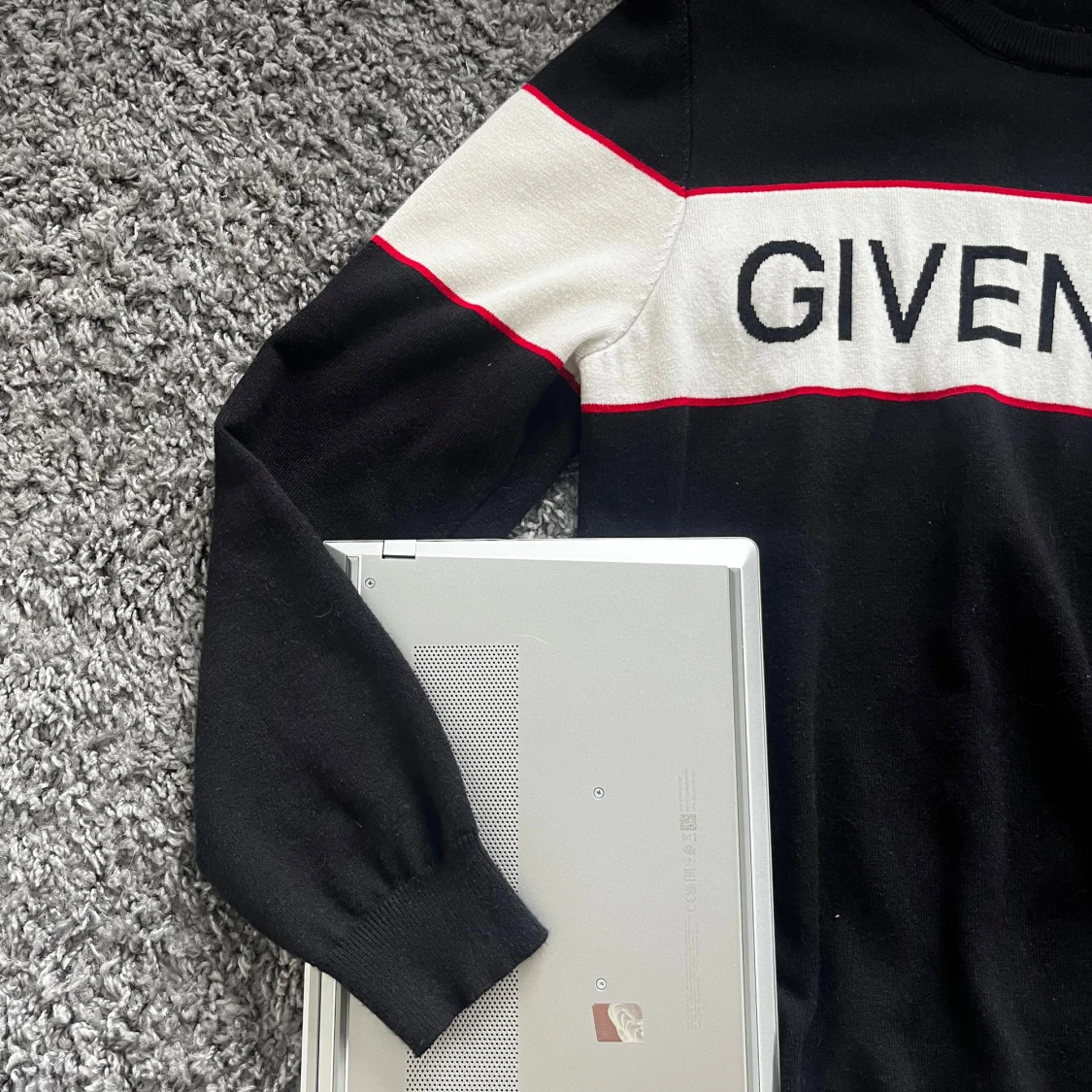 Givenchy tröja  - 1