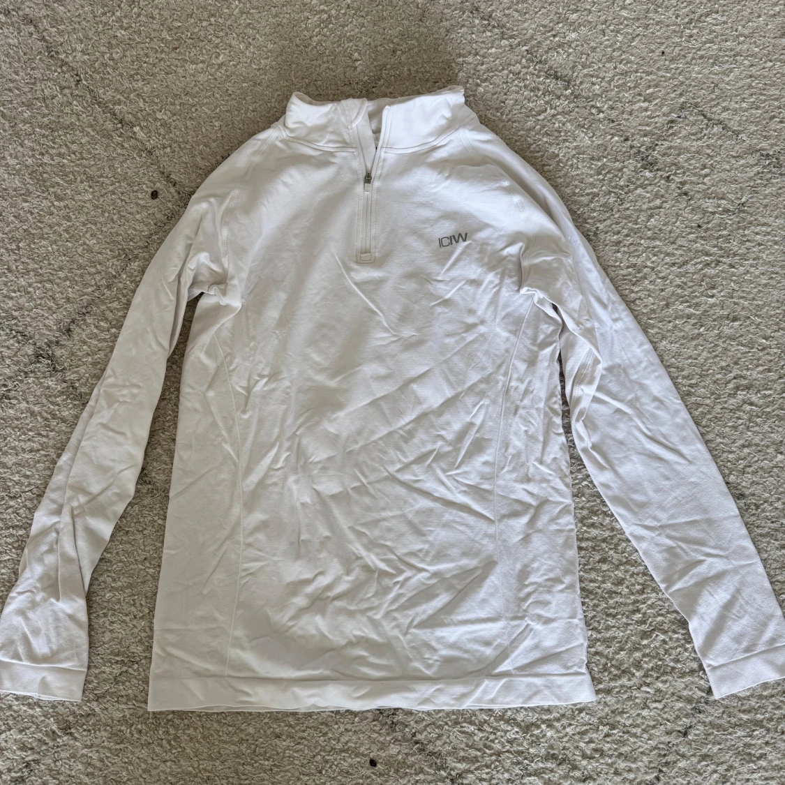 Vit långärmad half zip från ICANIWILL