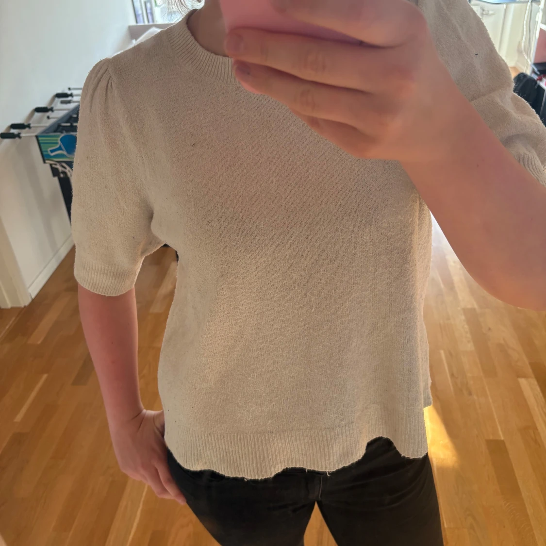 Beige stickad trekvartsärmad tröja