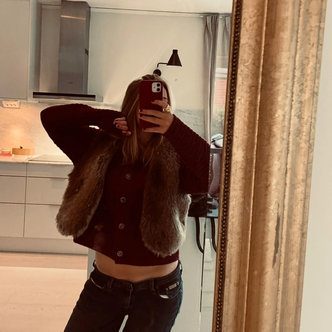 Brun pälsväst i syntet - 1