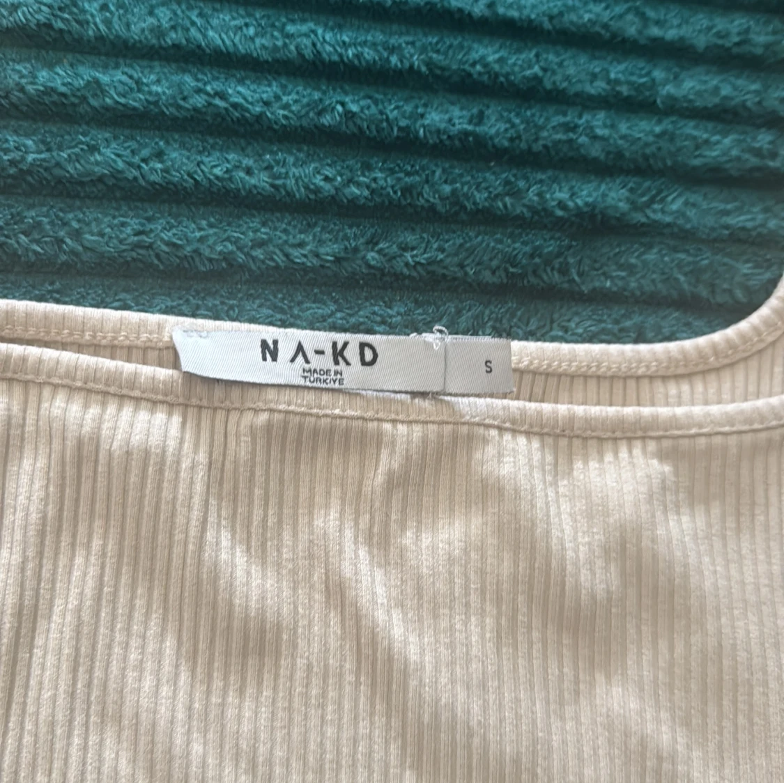 Beige ribbad linnetopp från NA-KD - 1