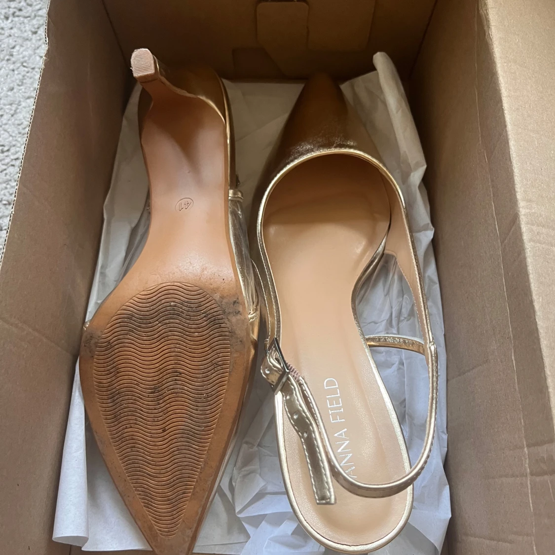 Guldiga pumps från Anna Field - 2