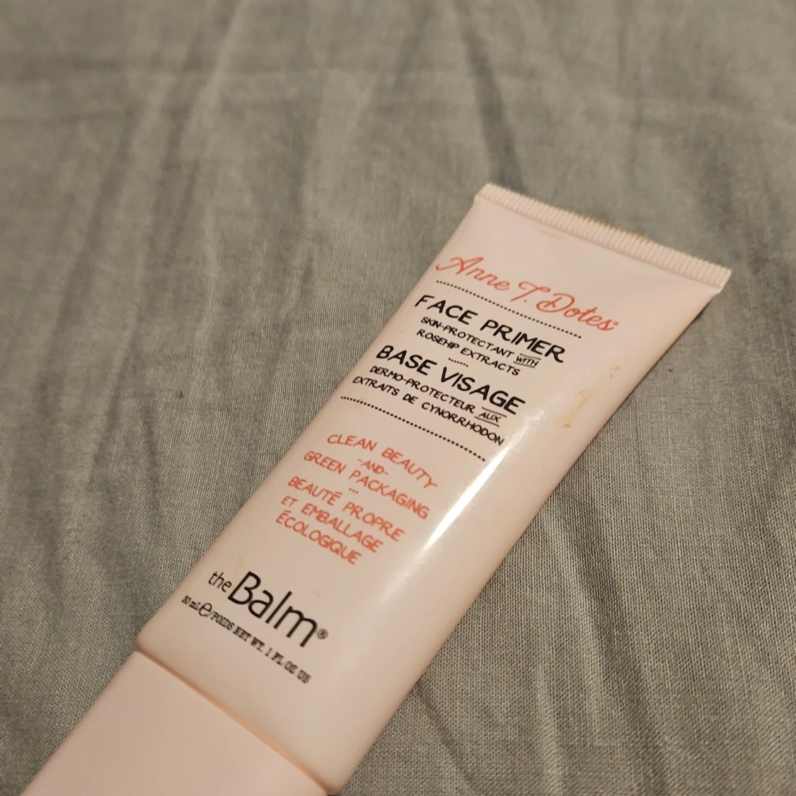 Anne T. Dotes Face Primer från theBalm