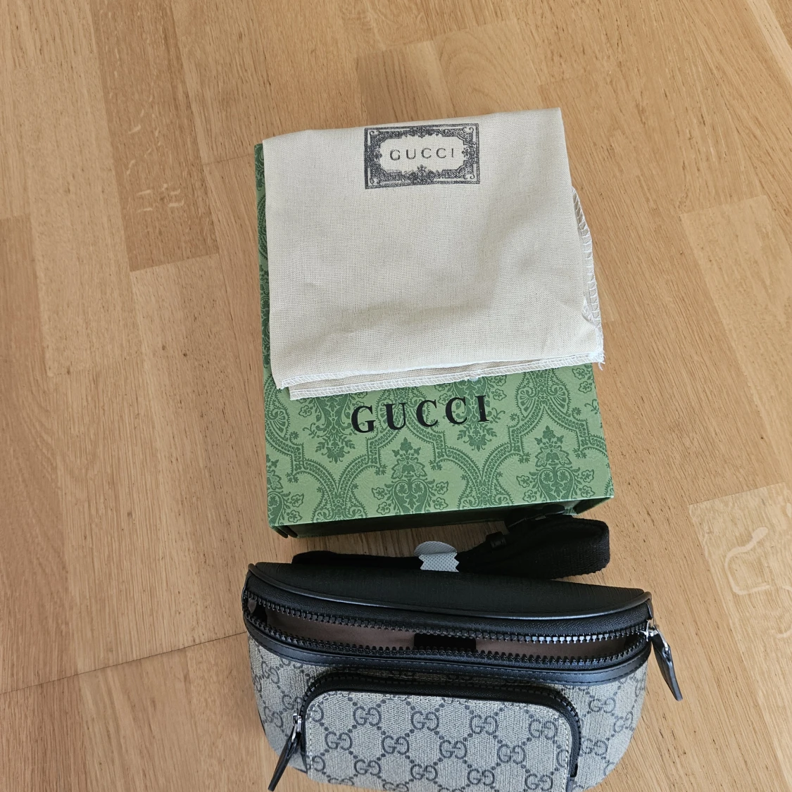 Gucci beige och svart axelväska - 3