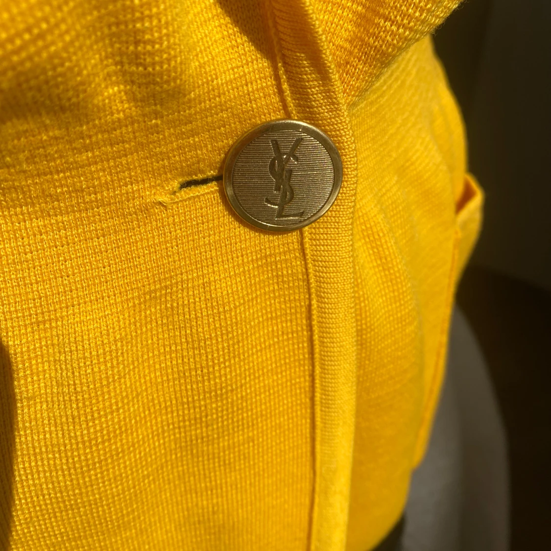 Gul stickad kavaj från Yves Saint Laurent - 2