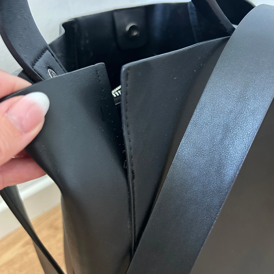 Svart axelväska i skinn - 2