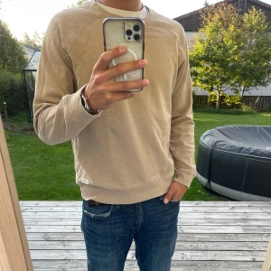 Tröja  - | Säljer en tröja från Lager 157 | Skick 9/10 | Storlek L | Pris 59 |