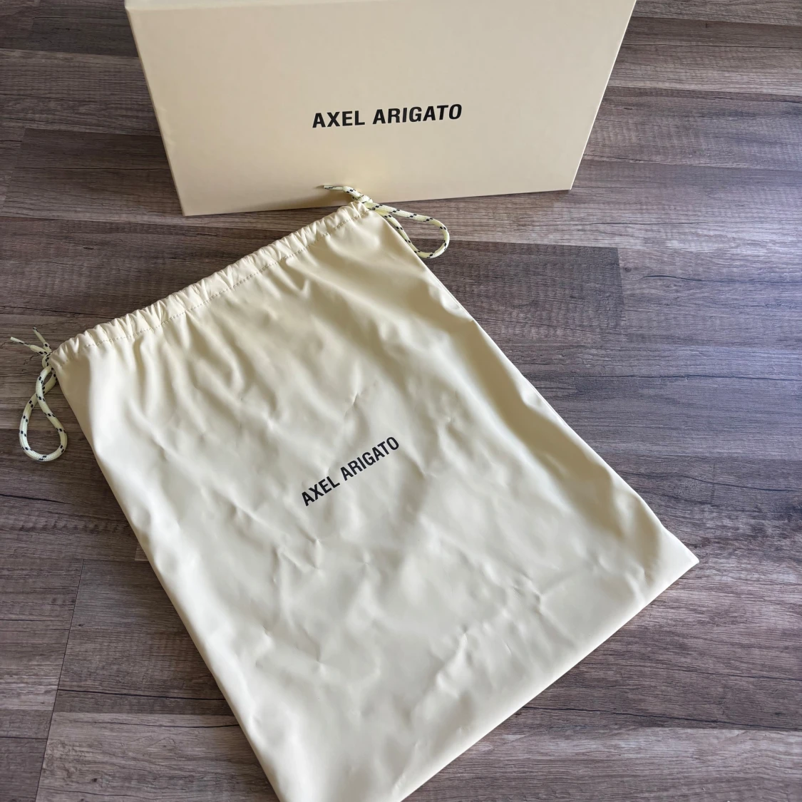 Svarta sneakers från Axel Arigato - 3