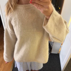 Mohair hm tröja! - Jätte skön mohair/ull stickad tröja från hm, älskar!💞💞super poppis!