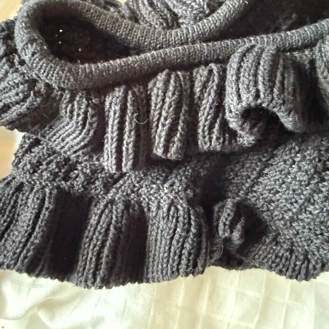 Svart stickad volangtopp från H&M - 2