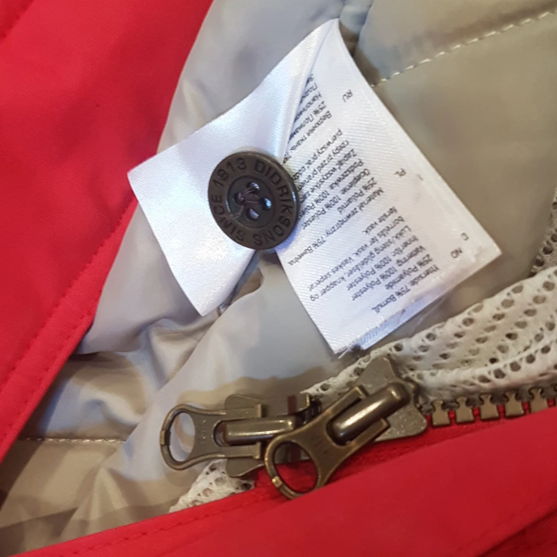 Röd parkas från Didriksons med fuskpäls - 3