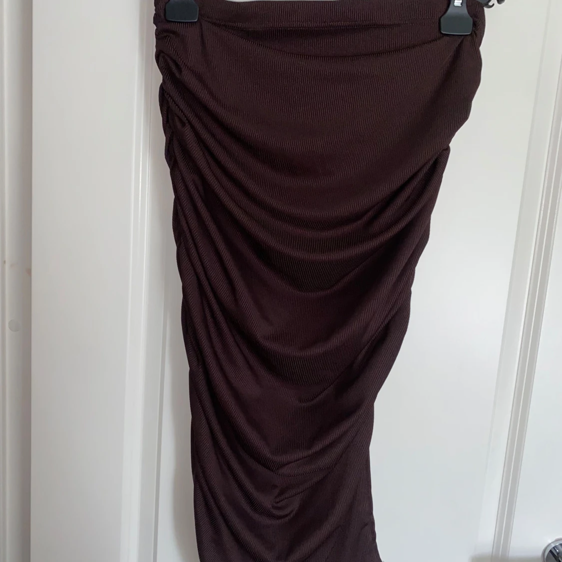 Brun croppad topp och kjol med snörning - 2