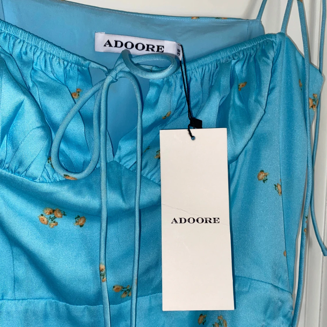 Blommig blå långklänning från Adoore - 2