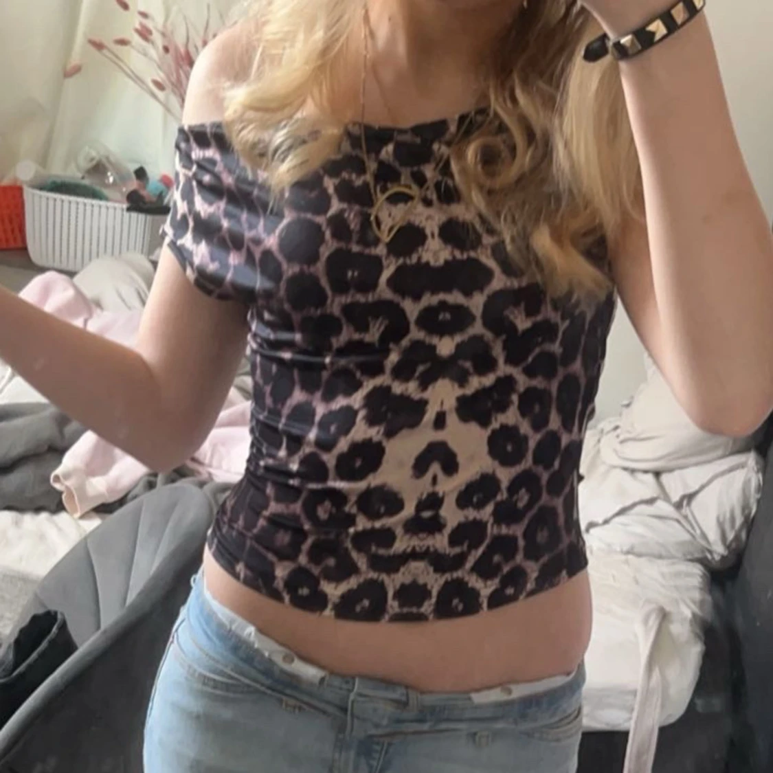 Leopardmönstrad offshoulder topp