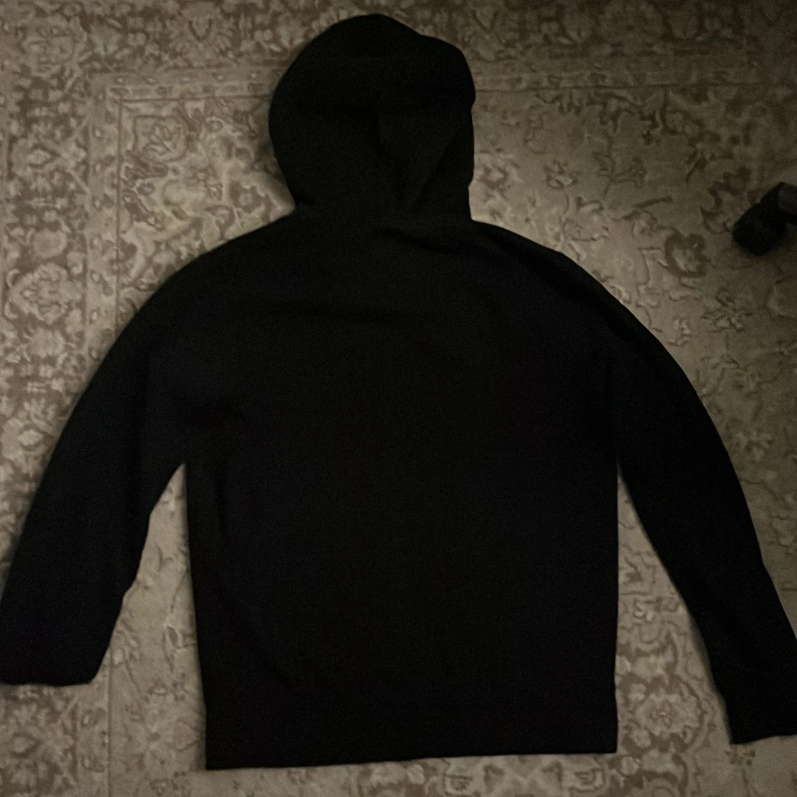 Svart hoodie från Jack & Jones  - 1