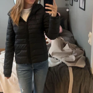 Svart jacka - Svart jacka ifrån only i storlek xs, skriv för fler frågor🥰