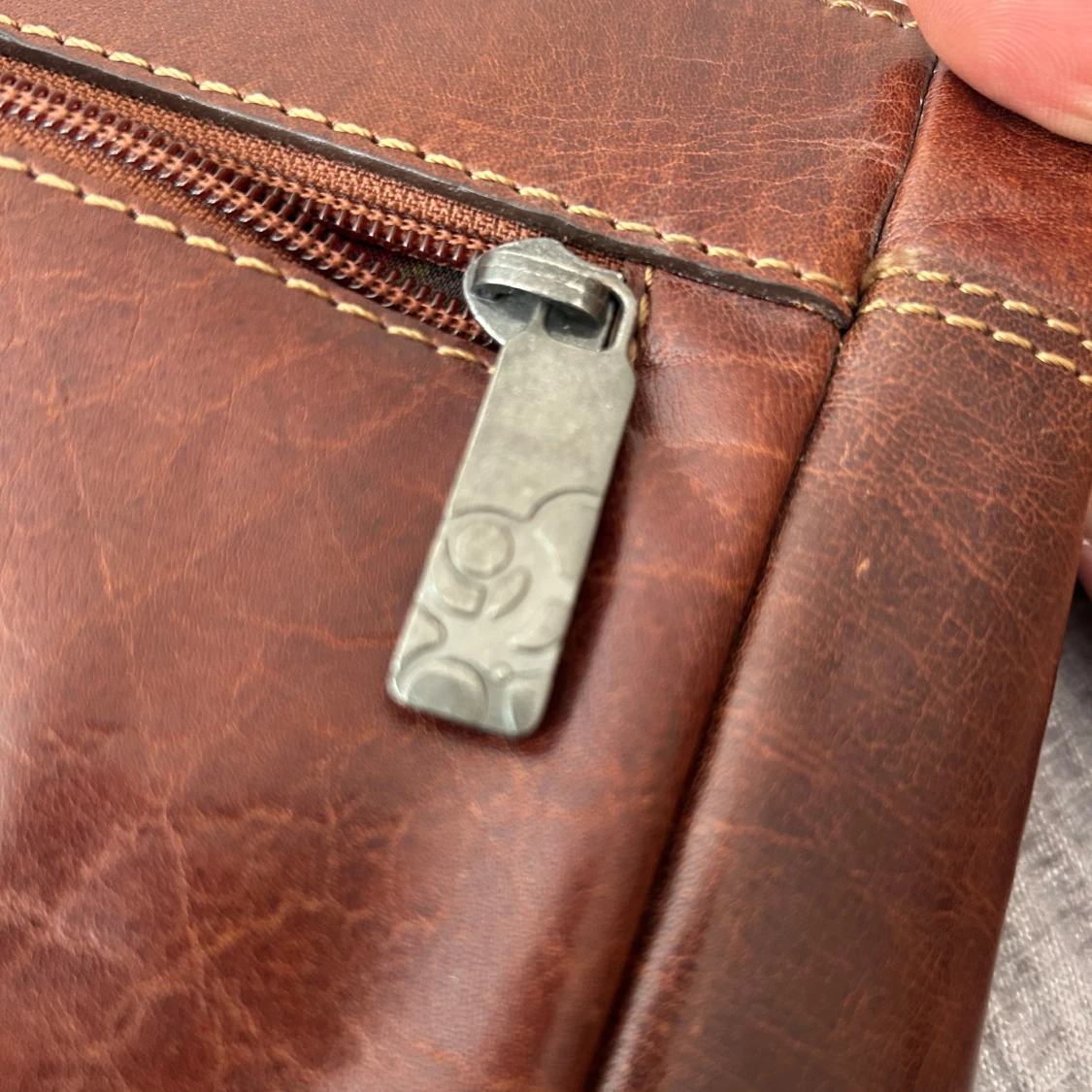 Brun axelväska i läder från BaooBaoo - 1