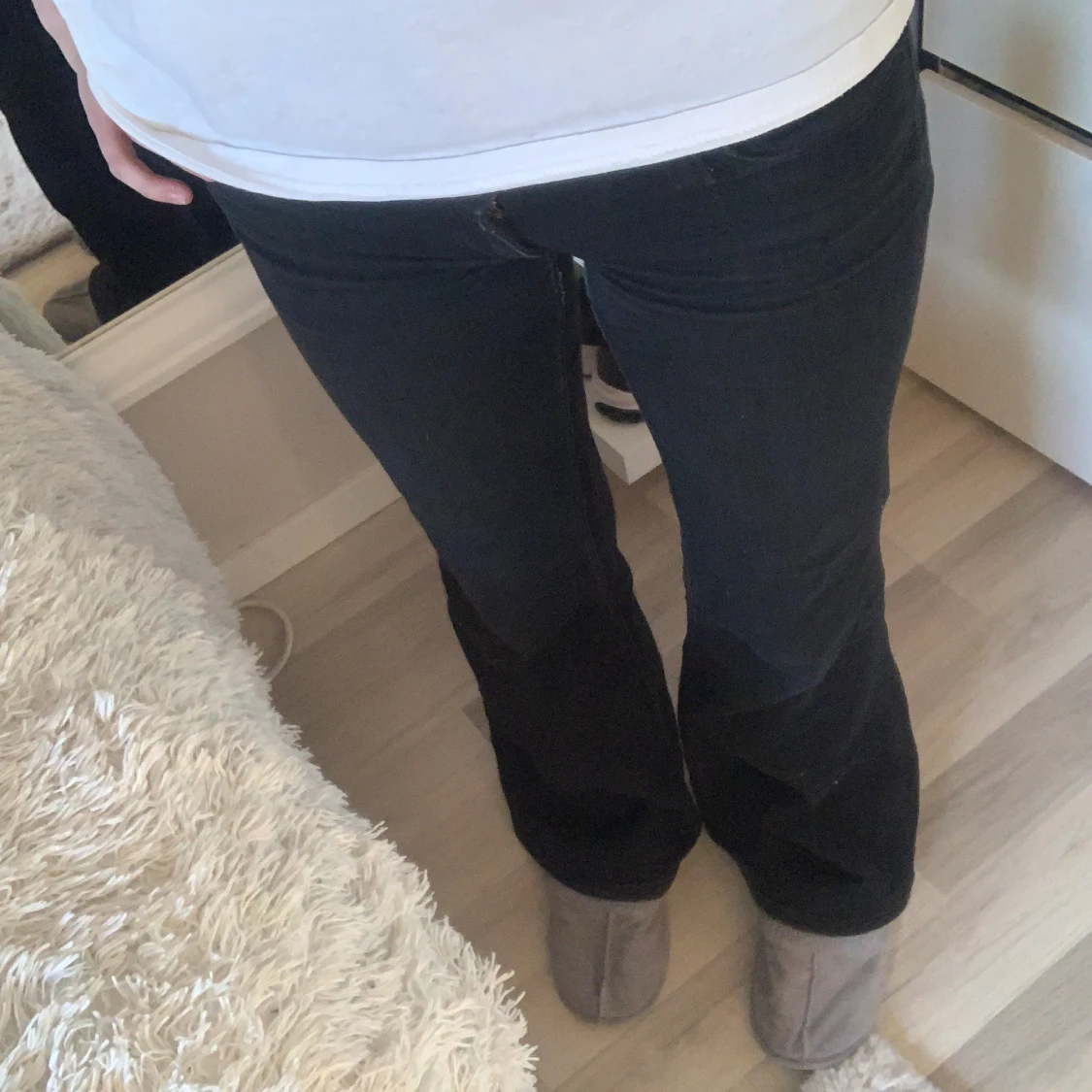 Svarta bootcut jeans - 4