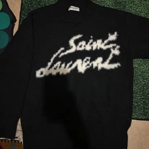 Svart stickad tröja från Saint Laurent - Helt ny och oanvänd 