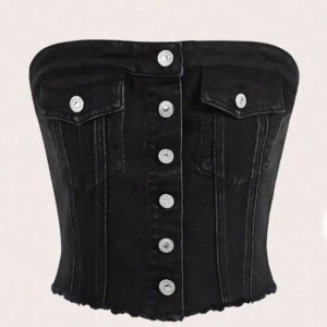 Svart jeanskorsett med knappar - Jätte fin svart jeans topp i storlek L funkar för dom i storlek M 