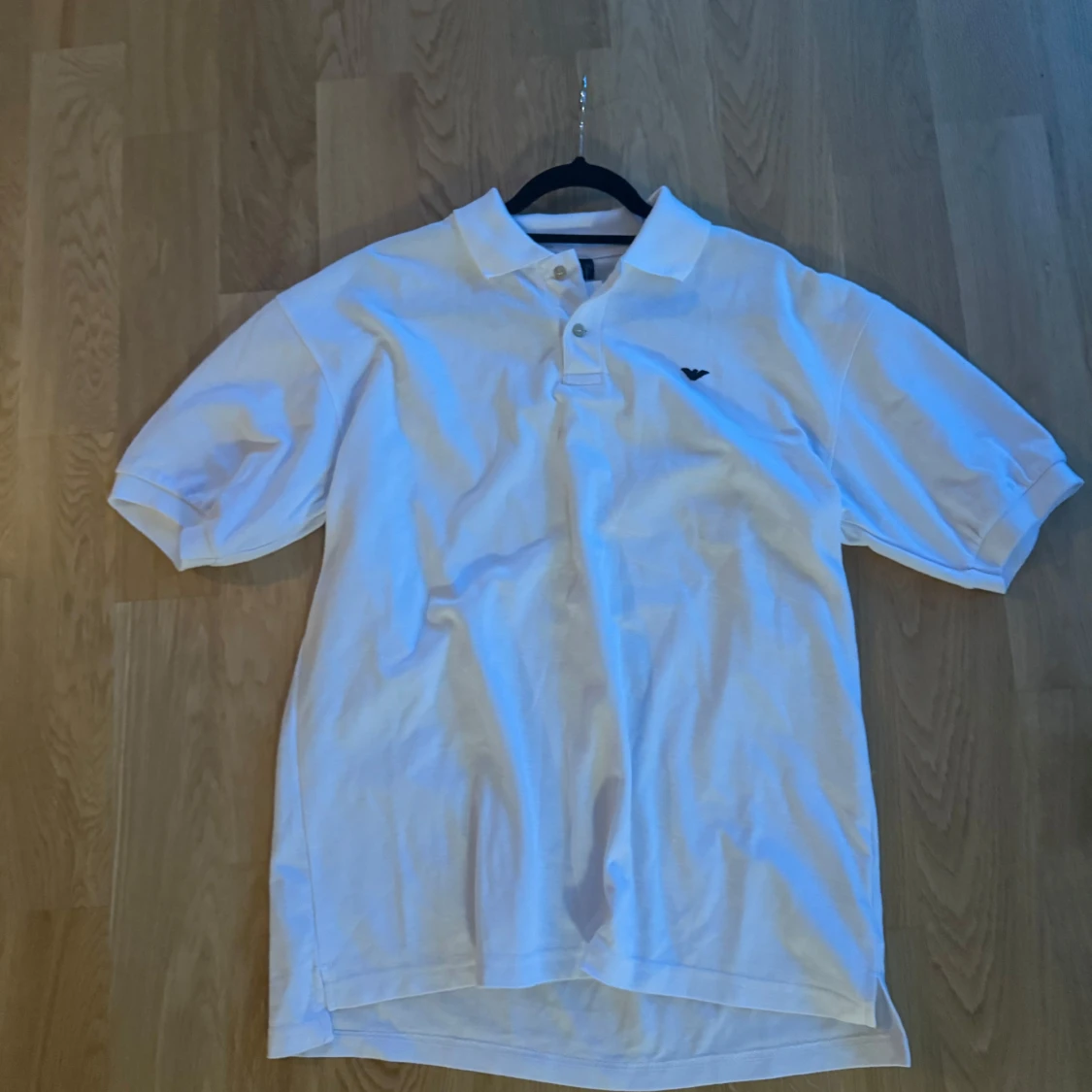 Vit kortärmad pikétröja från Armani - 1