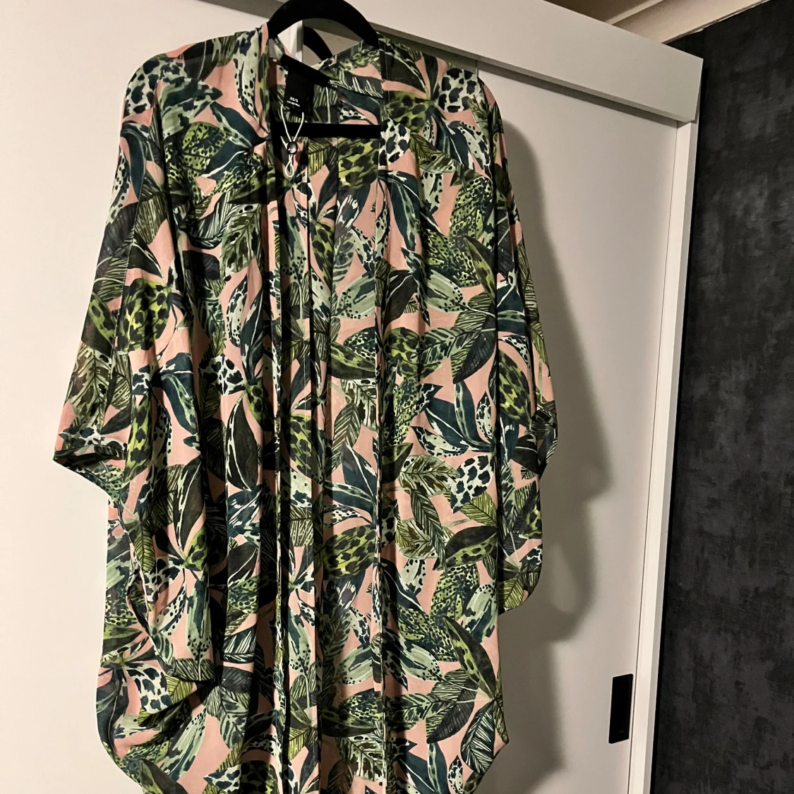 Mönstrad kimono från Monki