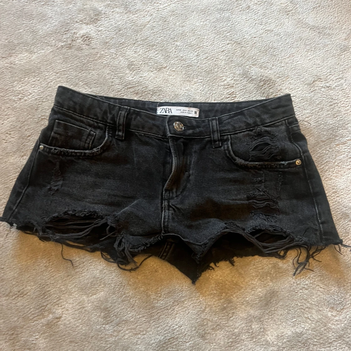 Svarta jeansshorts från Zara