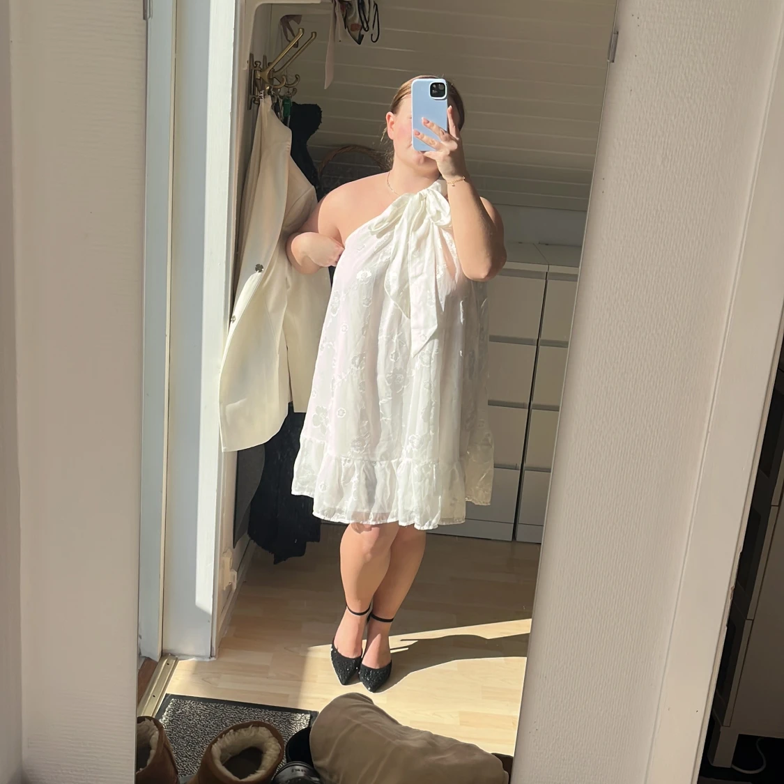 Vit ärmlös klänning - 2