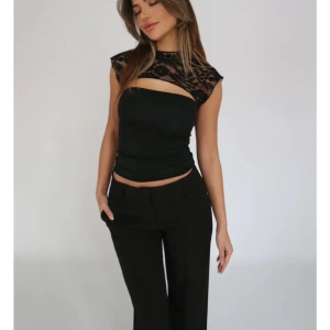 Venderbys topp  - Säljer denna fina topp från venderbys i storlek s/m, andvänt 2 gånger endast så som ny 😋💗 tröjan och frakt kostade ung 600-700 kr 