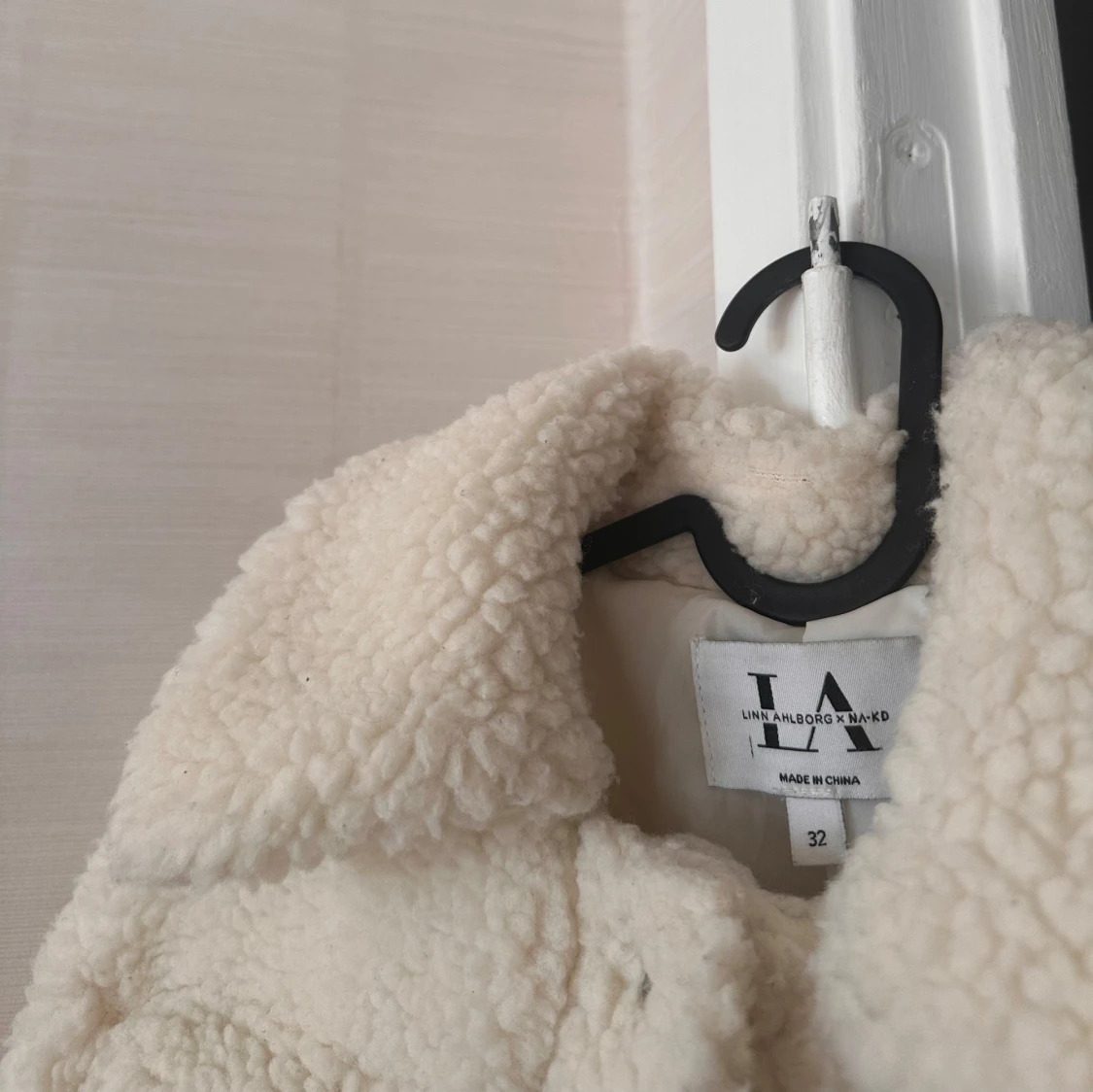 Vit teddyjacka från LA, nakd - 1