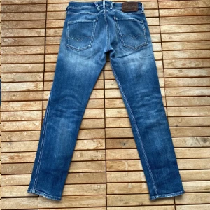 Replay anbass - Unika Replay Anbass Jeans | Skick: 8/10 | Storlek: w31 - L32 | Retail 1799kr | Hör av er vid minsta lilla intresse eller  fundering | Priset är ej hugget i sten 🙌