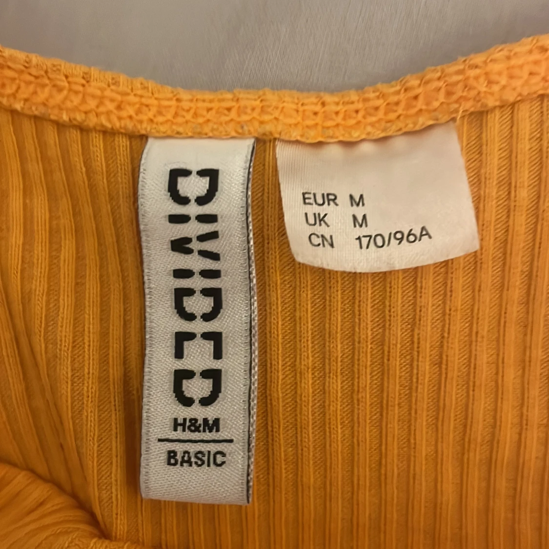 Gul ribbad klänning från H&M - 2