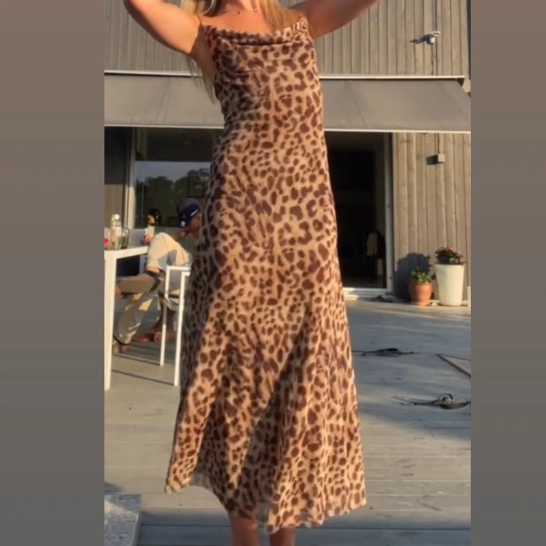 Intressekoll leopardklänning - 2