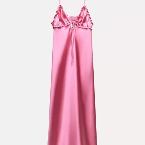 Rosa satin klänning - Lång satin klänning ifrån Zara! Storlek s💓
