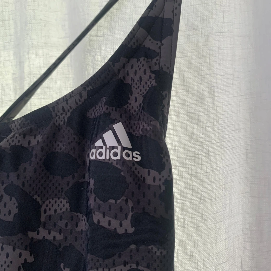 Svart leopardmönstrad baddräkt Adidas