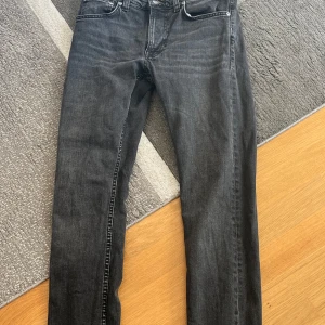 Nudie jeans - Säljer miin nudie jeans för dom är för små nästan helt nya skick 10/10 inga tecken på användning W29 L32