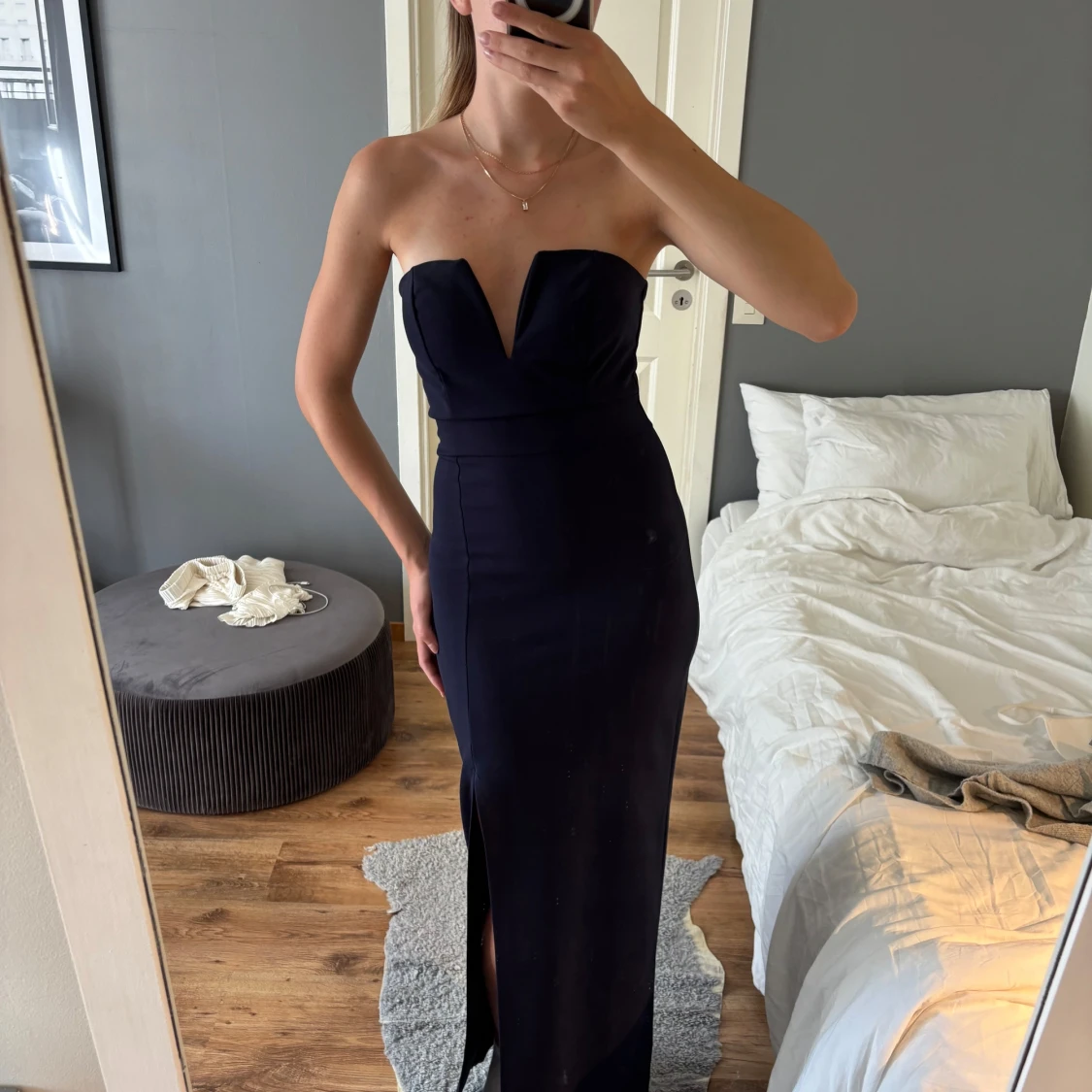 Marinblå axelbandslös långklänning - 2