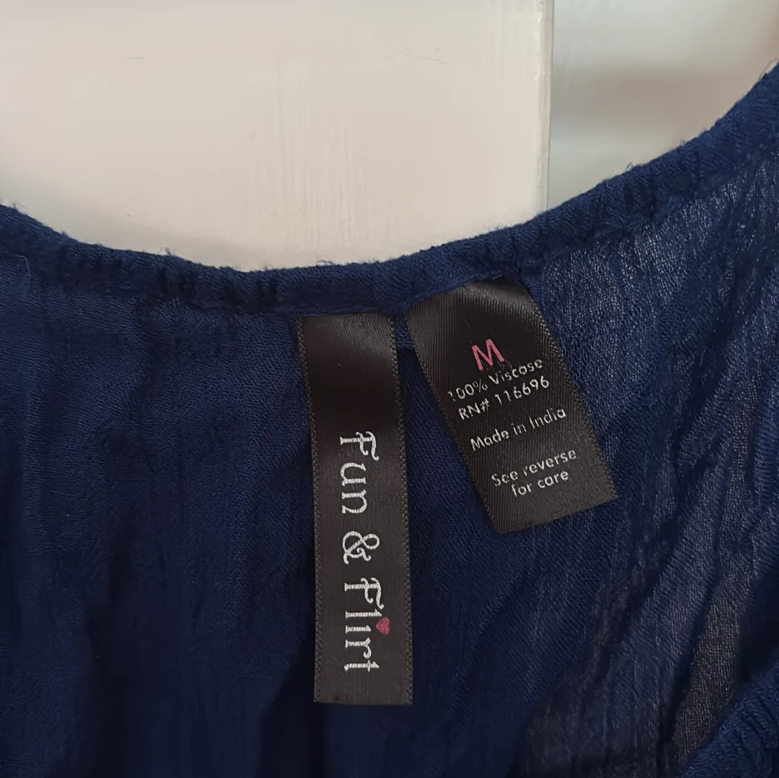 Mörkblå blus med broderi Fun & Flirt - 1