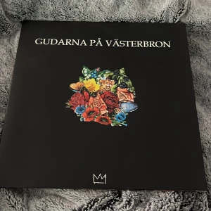 Signerad HOV1 skiva  - Signalerad Vinylutgåva av Hov1:s album 'Gudarna på Västerbron' endast ett visst antal, 