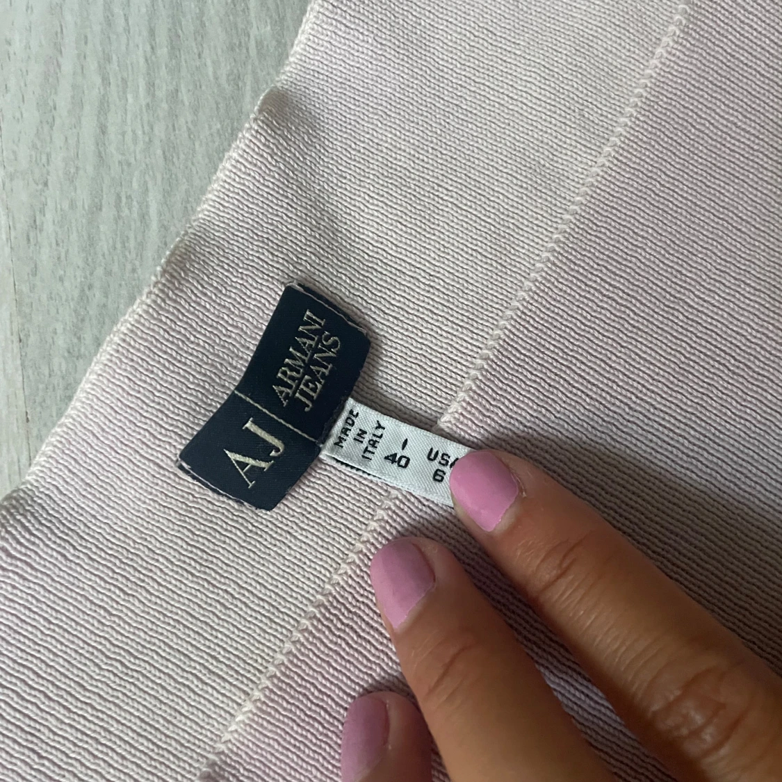 Ljusrosa ribbad topp från Armani Jeans - 3