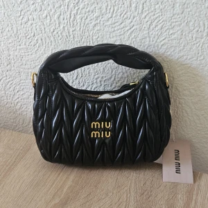 Miu väska svart - Miu väska