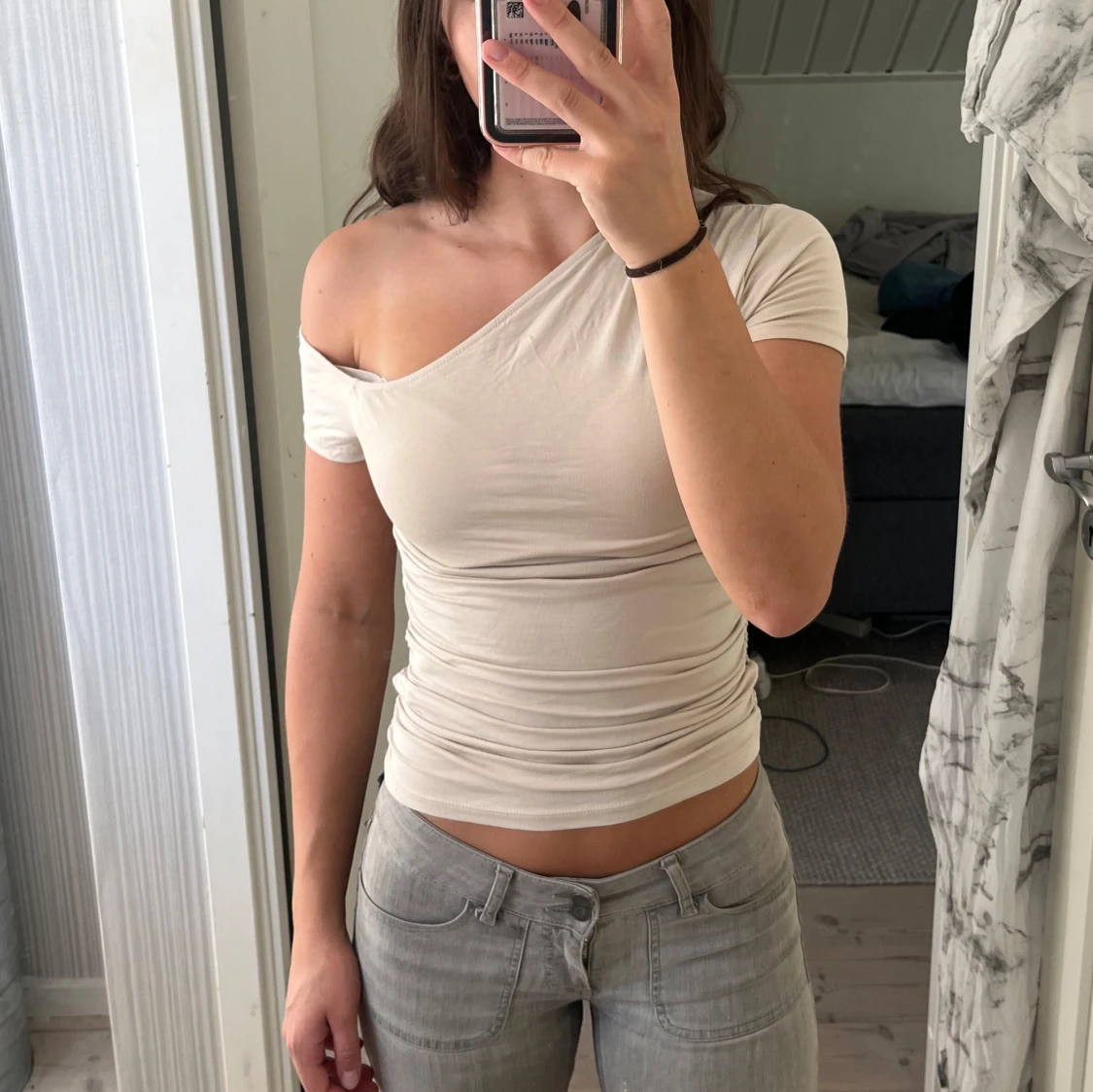 Snedskuren beige topp - 3