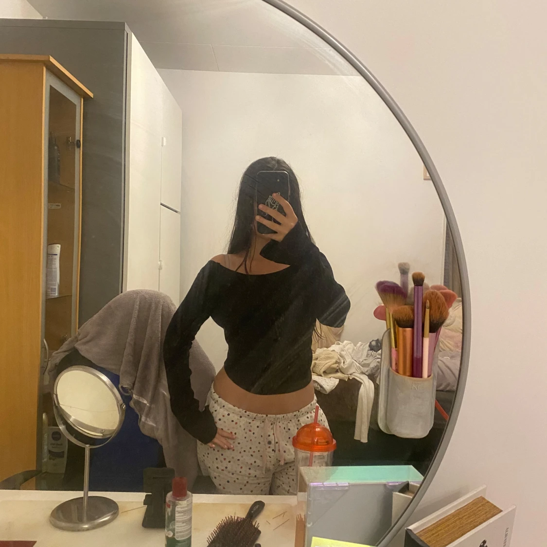 Svart offshoulder topp från Divided