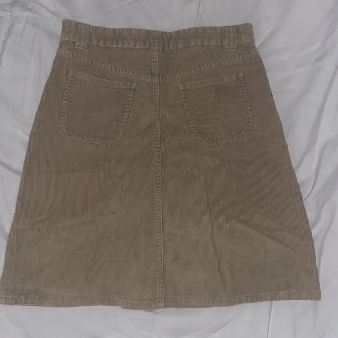 Beige manchesterkjol från Crocker - 1