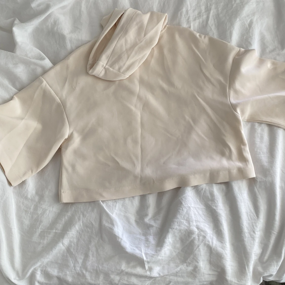 Beige trekvart ärmad hoodie  - 1