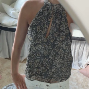 Halterneck topp - Suuuuperfin och helt ny