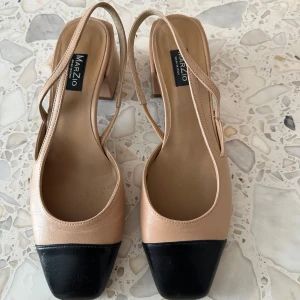 Klackar från Marzio - Låga klackar från Marzio som är använda en gång i storlek 37,5 (passar mig som har storlek 37). 🤍