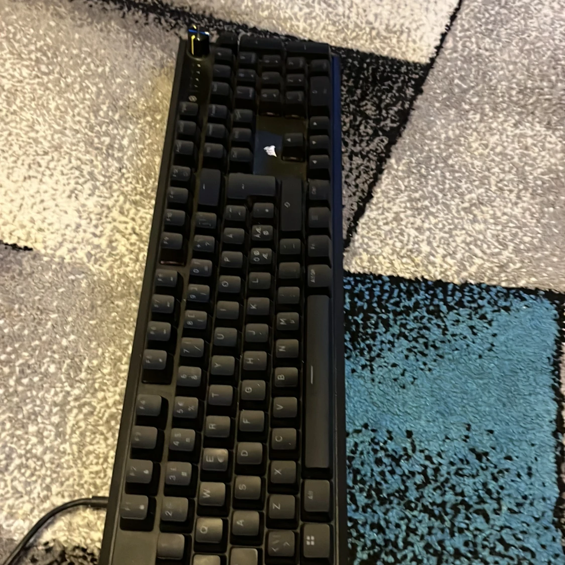 Pris kan sänkas!Corsair k70 core  mekaniskt tangentbord med volymratt - 1