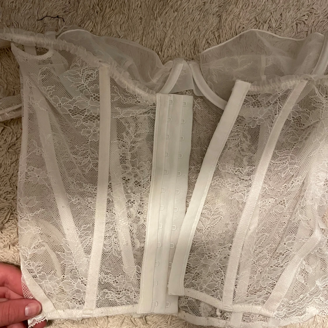 Vit spetskorsett - 1